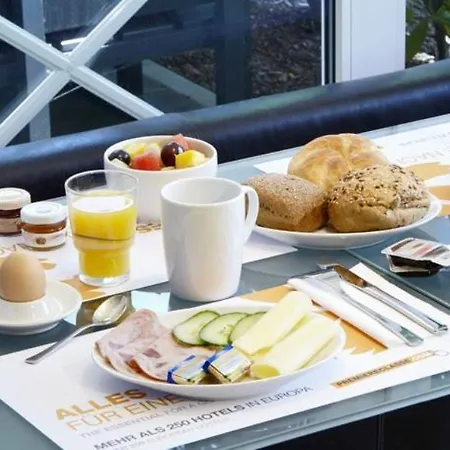 Hotel Muenchen-putzbrunn 3*