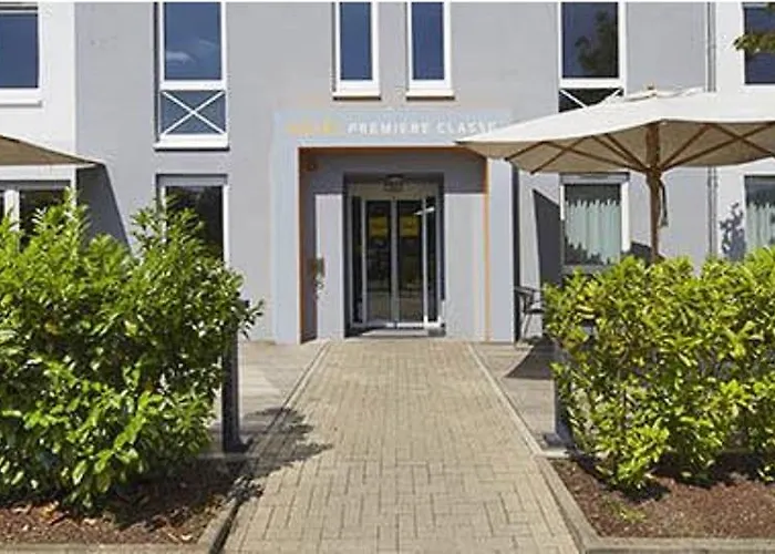 Hotel Muenchen-putzbrunn 3*