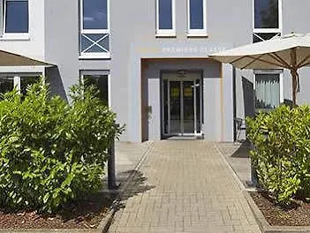 Hotel Muenchen-putzbrunn 3*