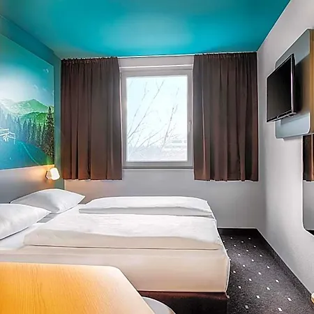 Hotel Muenchen-putzbrunn 3*