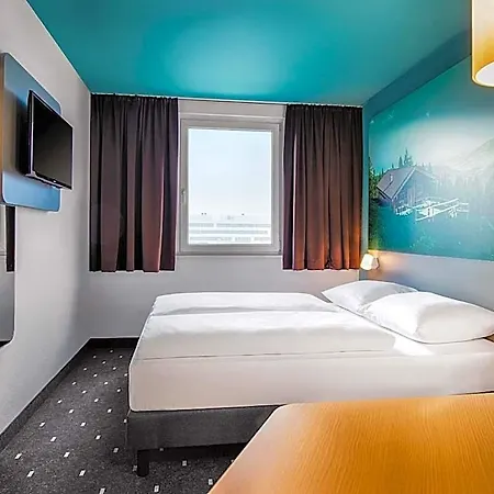 Hotel Muenchen-putzbrunn 3*