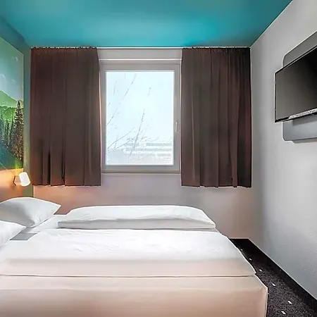 Hotel Muenchen-putzbrunn 3*